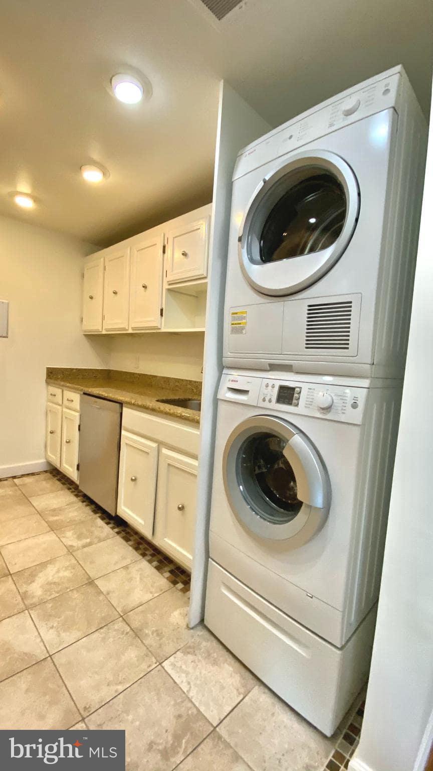 THE ELIZABETH - Residential Lease