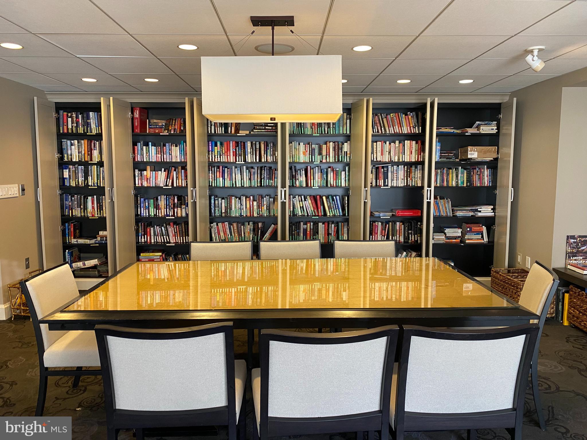 THE ELIZABETH - Residential Lease