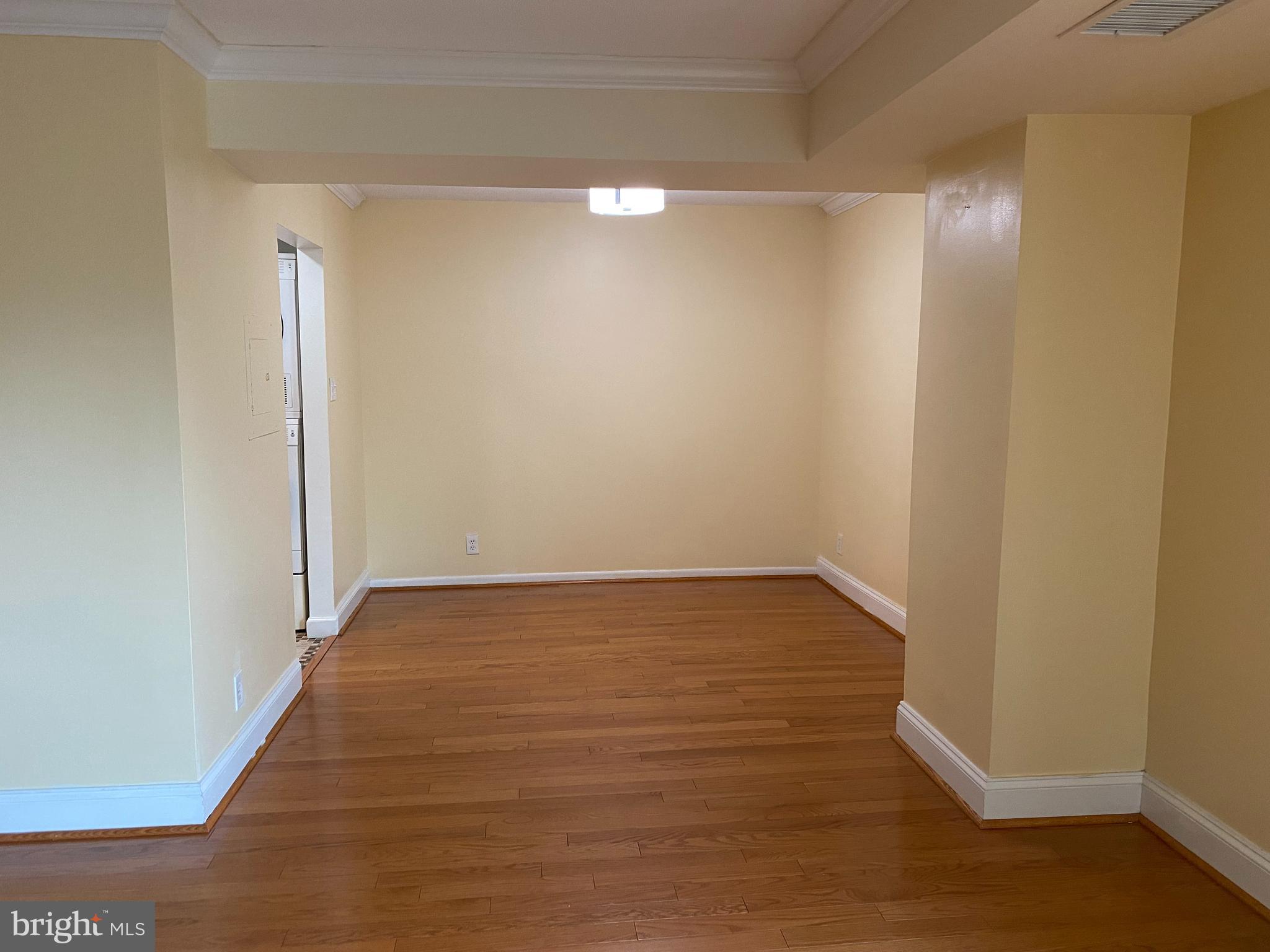 THE ELIZABETH - Residential Lease