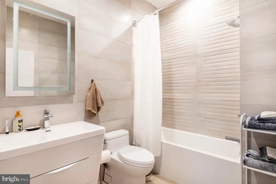 Philadelphia, Pennsylvania 19130, United States, 3 Bedrooms Bedrooms, ,3 BathroomsBathrooms,Residential,Active,127030