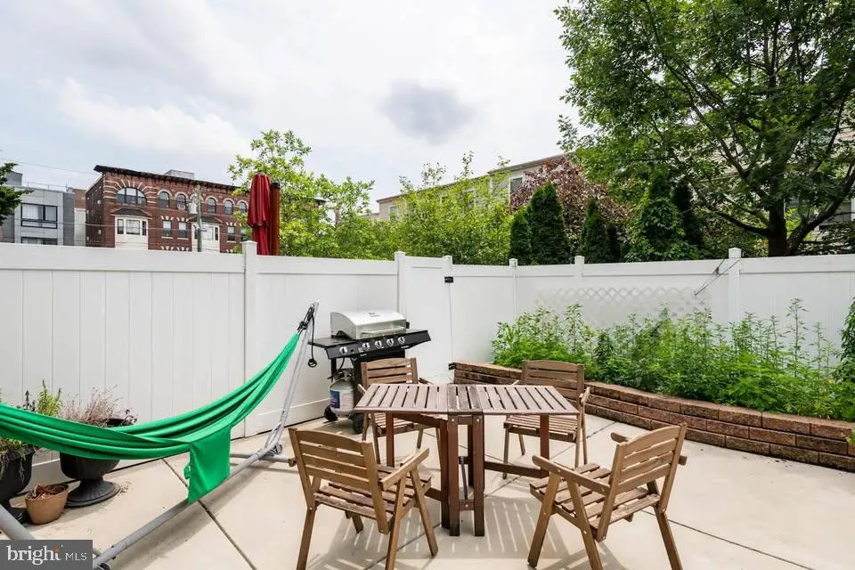 Philadelphia, Pennsylvania 19130, United States, 3 Bedrooms Bedrooms, ,3 BathroomsBathrooms,Residential,Active,127030