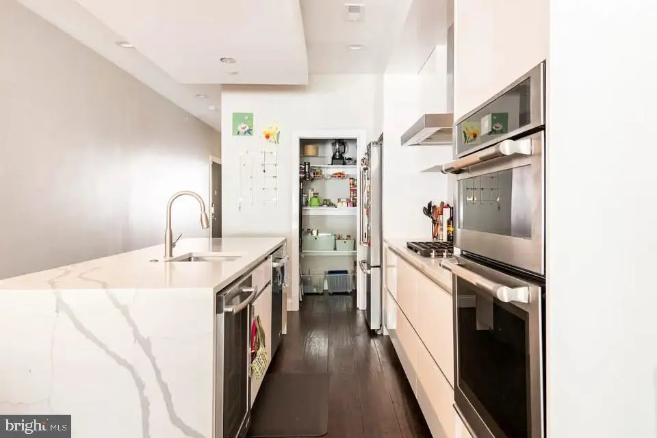 Philadelphia, Pennsylvania 19130, United States, 3 Bedrooms Bedrooms, ,3 BathroomsBathrooms,Residential,Active,127030