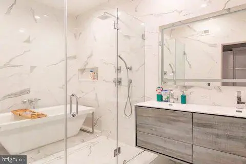Philadelphia, Pennsylvania 19130, United States, 3 Bedrooms Bedrooms, ,3 BathroomsBathrooms,Residential,Active,127030