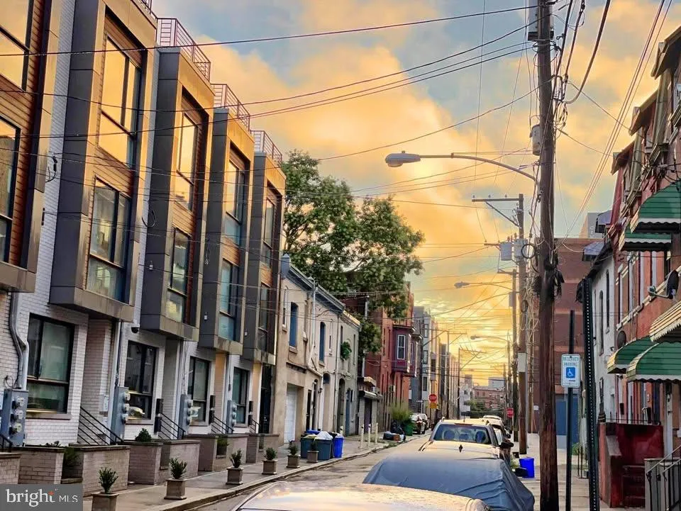 Philadelphia, Pennsylvania 19130, United States, 3 Bedrooms Bedrooms, ,3 BathroomsBathrooms,Residential,Active,127030