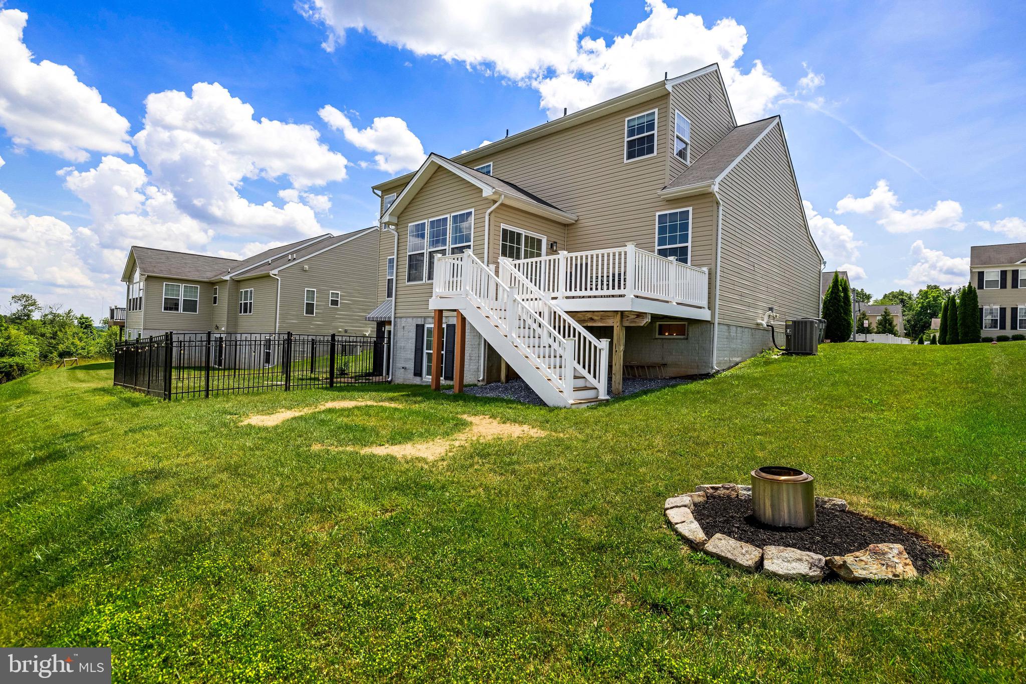 MANCHESTER FARMS - Residential