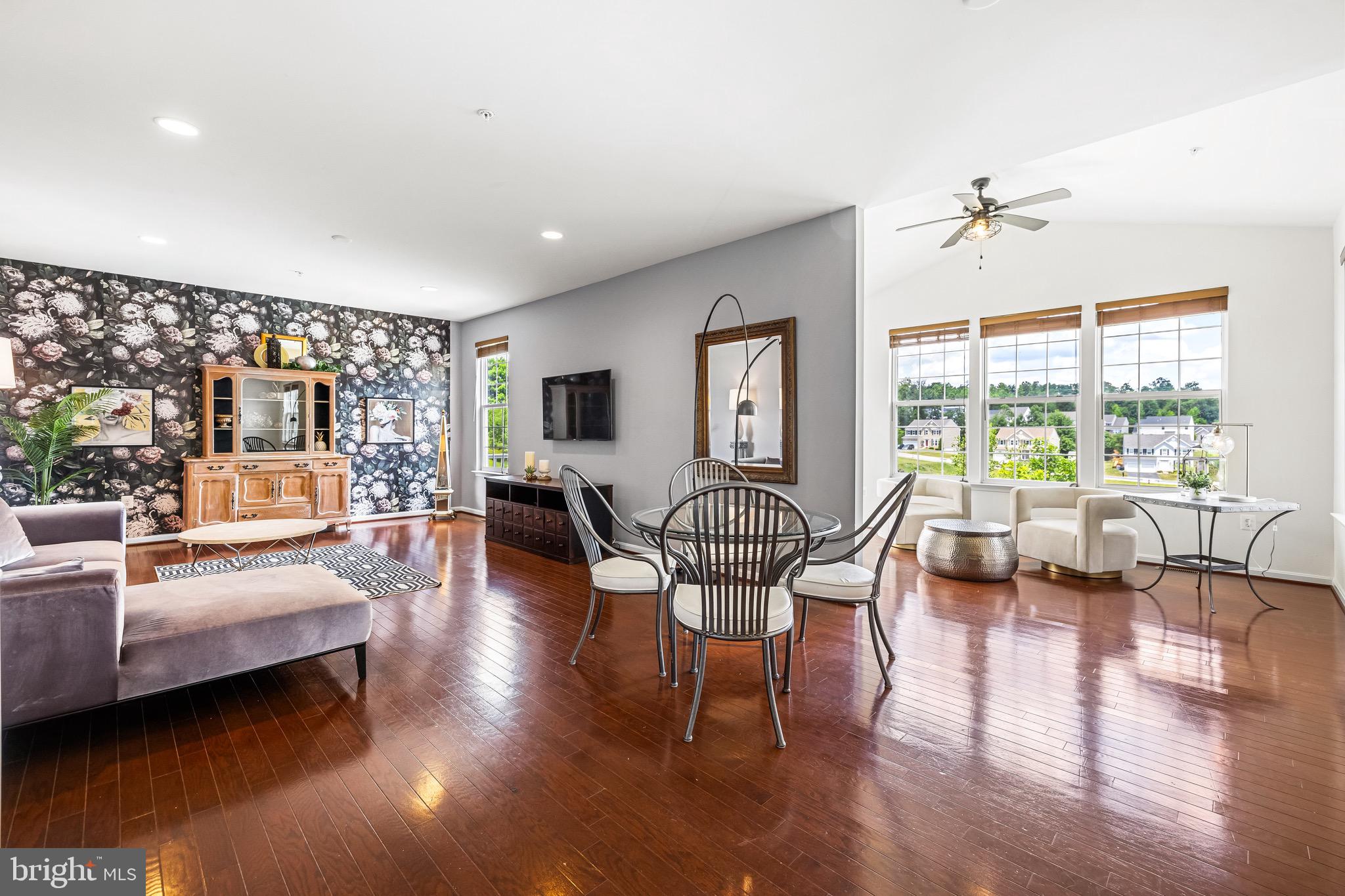 MANCHESTER FARMS - Residential