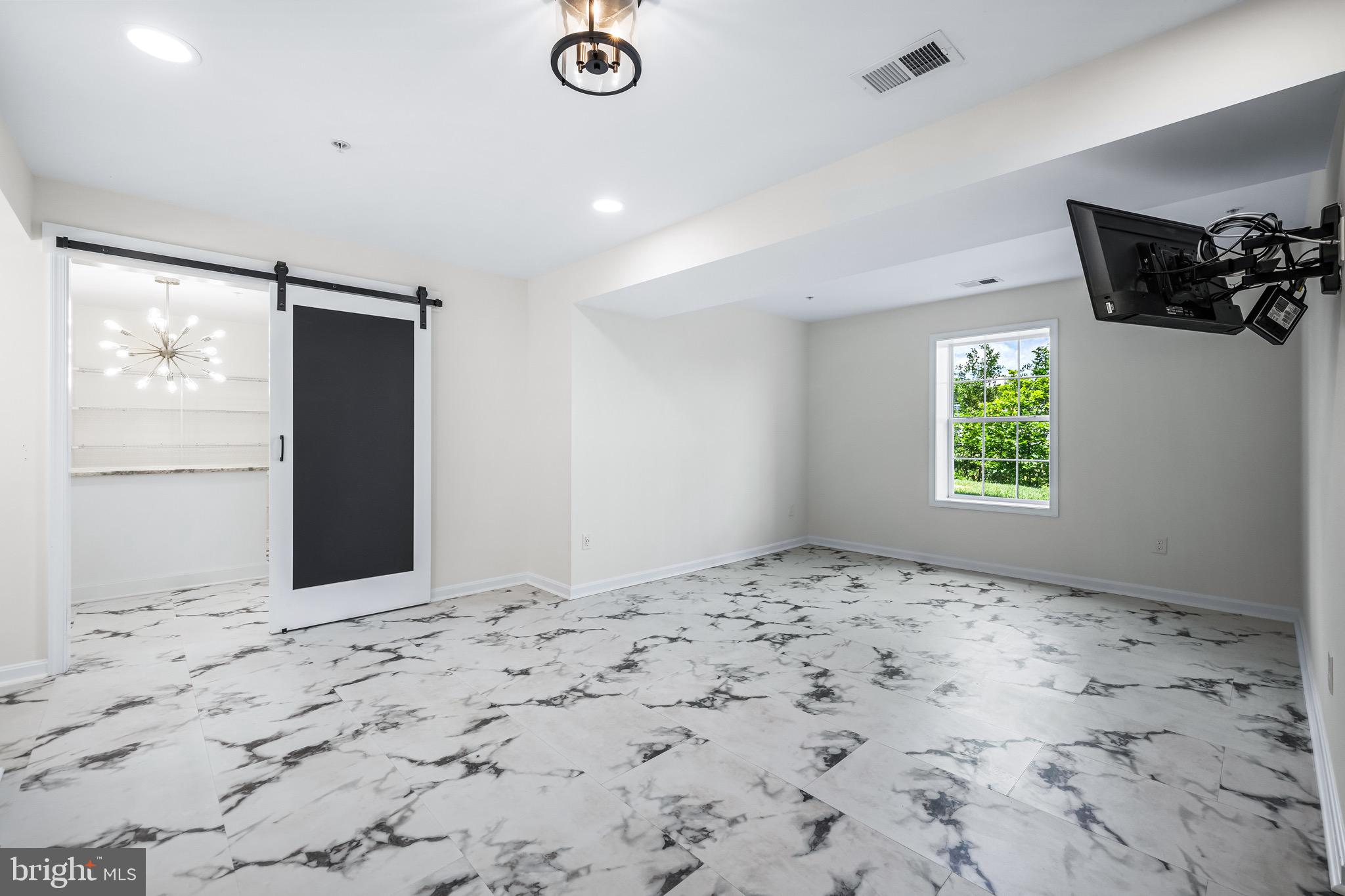 MANCHESTER FARMS - Residential