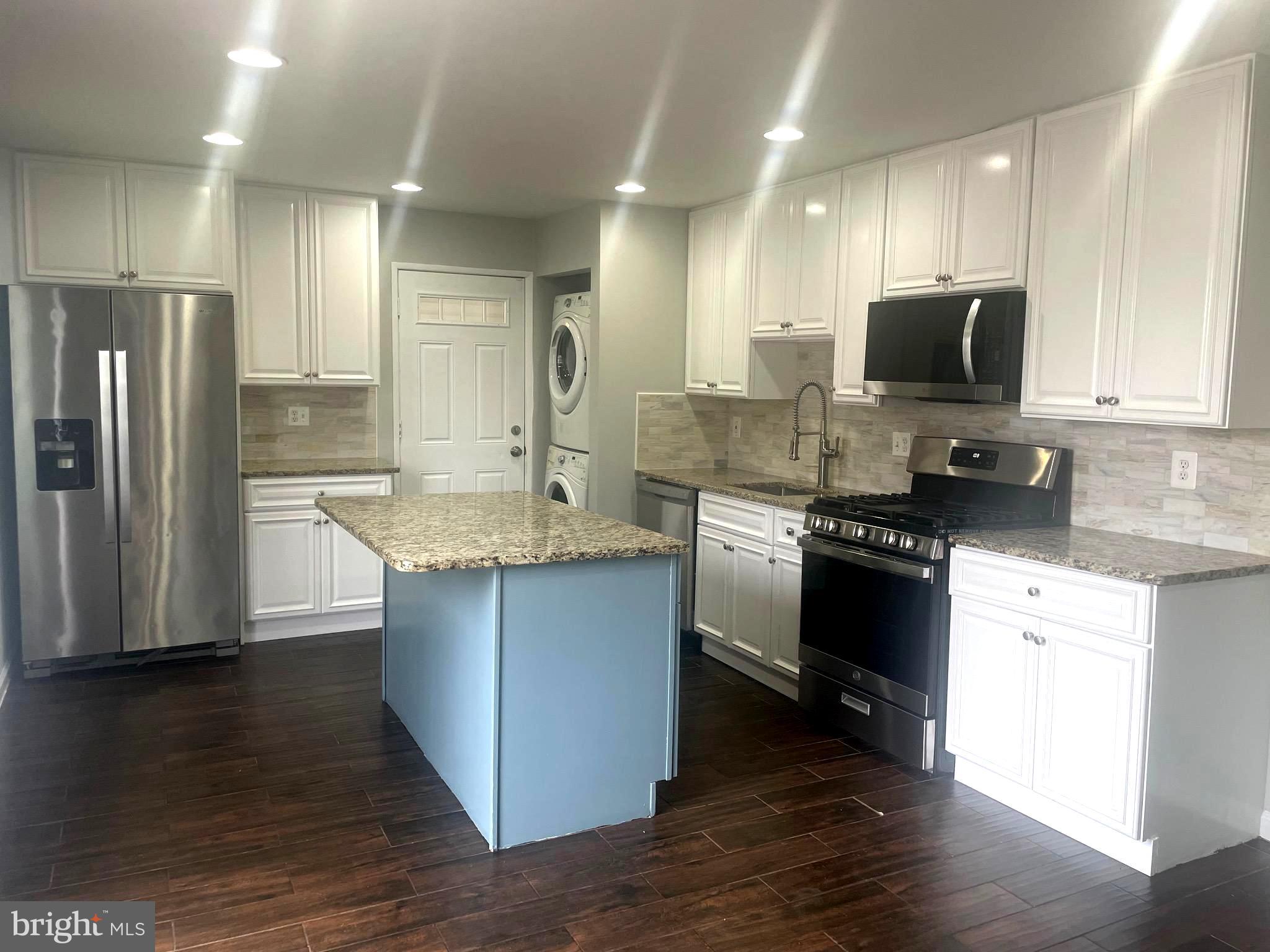 CARMODY HILLS - Residential