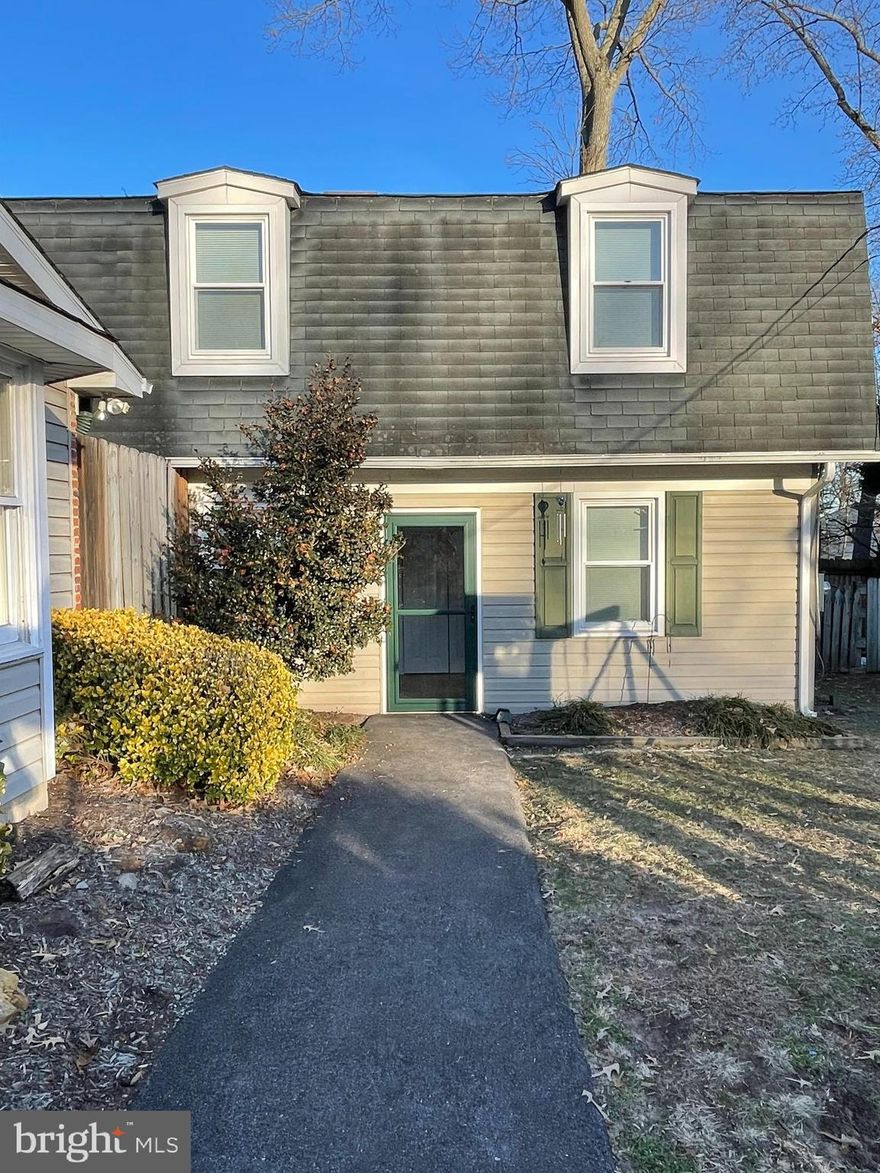 Please note - there is parking for one vehicle. Super cute 2-bedroom, 1-bath Cape Cod for rent in water-privileged community of Carrollton Manor in Severna Park. Convenient location & easy access to commuter routes.
Updates throughout: hardwood floors, renovated bathroom, private access to detached home. Full size W/D.

Please note -- the bathroom is on the main level and the bedrooms are on the upper floor.
**Square footage includes the main house -- the dwelling is closer to 1200sq ft.


Pet Deposit $500, Pet Rent $40/month (Case by Case).