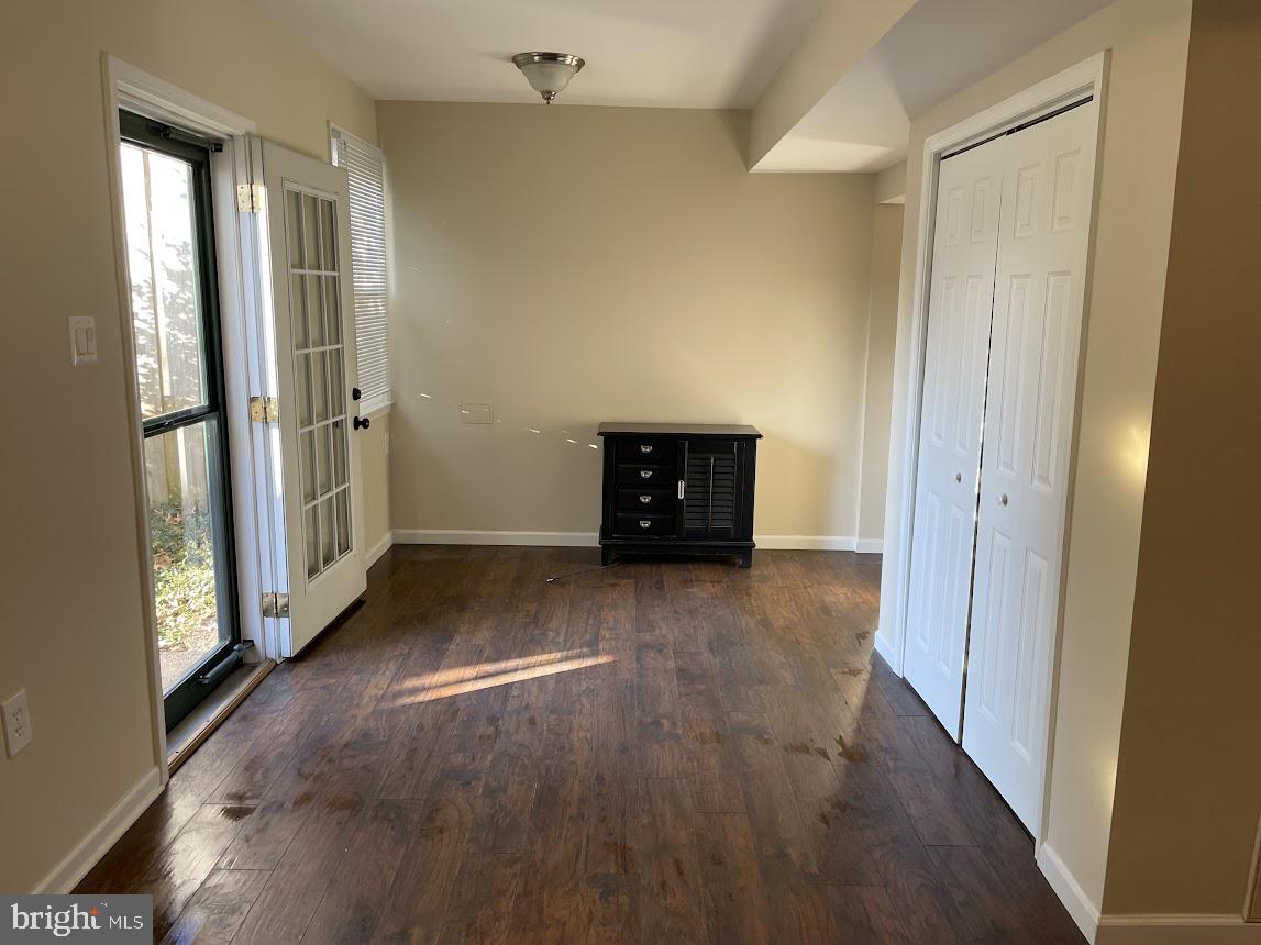 CARROLLTON MANOR - Residential Lease