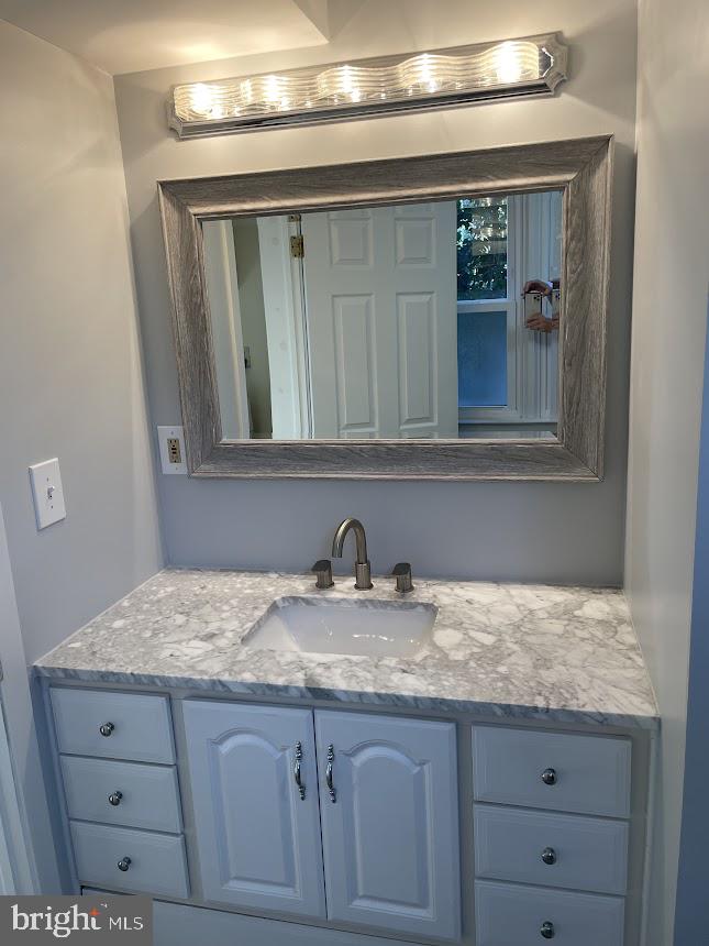 CARROLLTON MANOR - Residential Lease