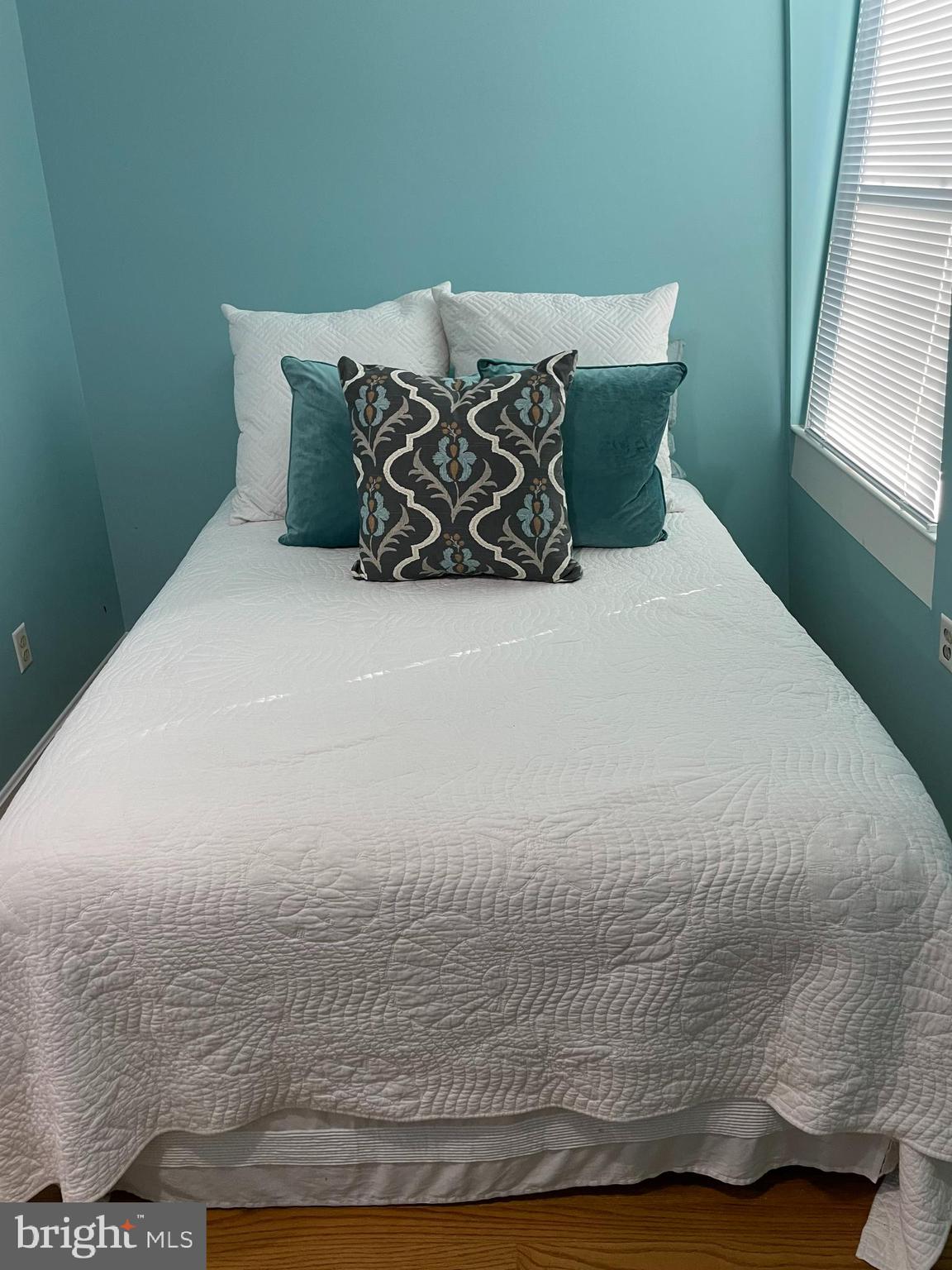 CARROLLTON MANOR - Residential Lease