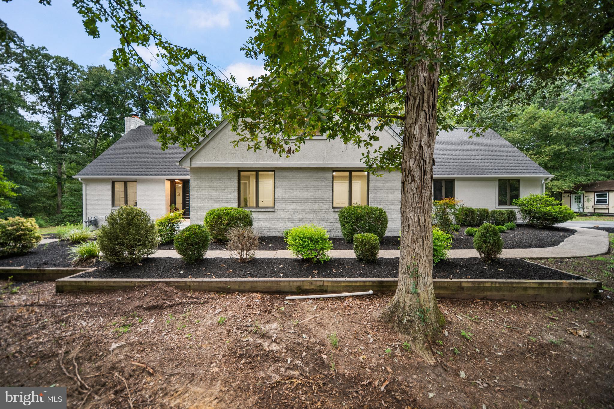 1017 LAUREL LANE