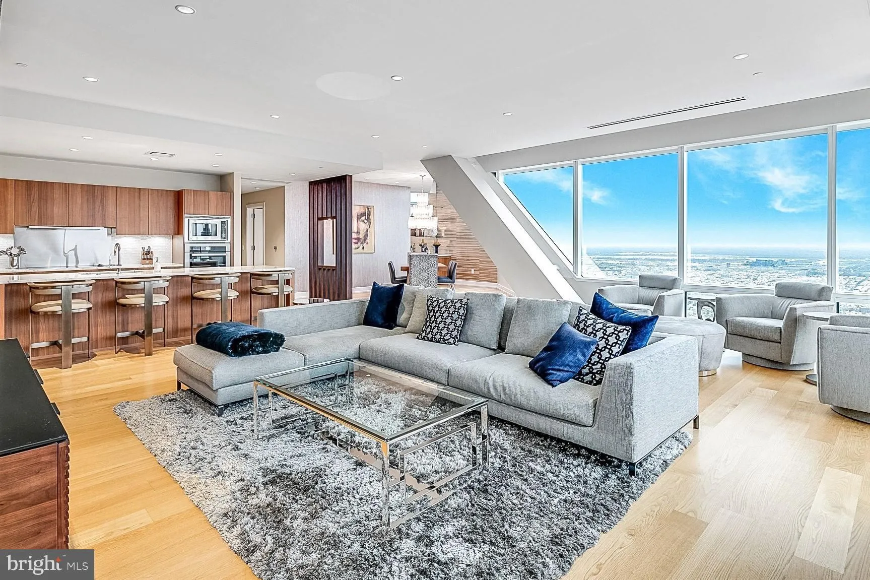 Philadelphia, Pennsylvania 19102, United States, 3 Bedrooms Bedrooms, ,5 BathroomsBathrooms,Residential,Active,222857