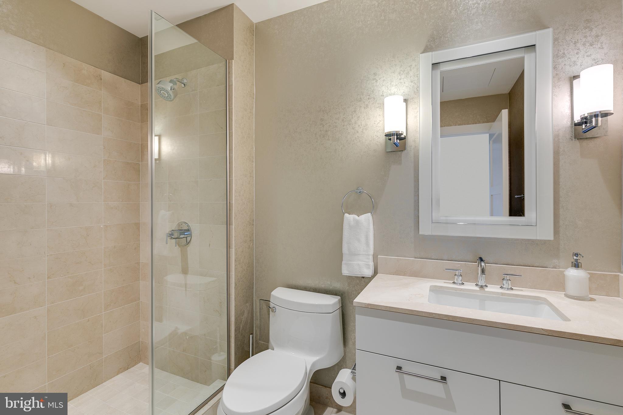 CENTER CITY - Residential Lease