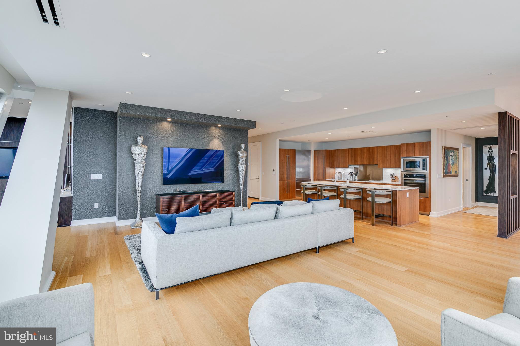 CENTER CITY - Residential Lease