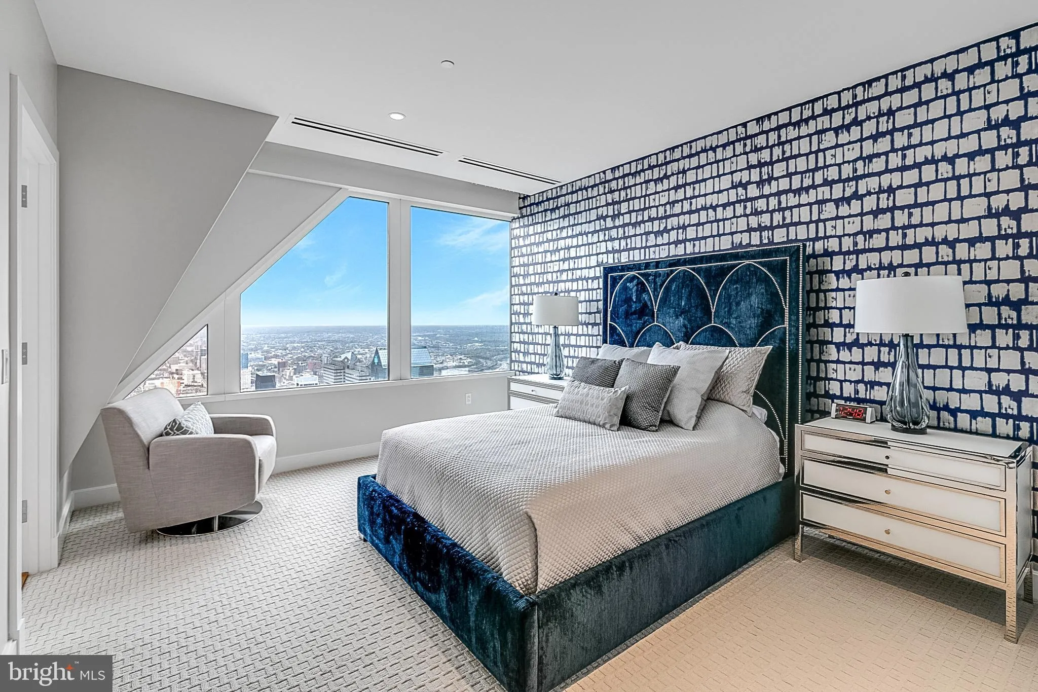 Philadelphia, Pennsylvania 19102, United States, 3 Bedrooms Bedrooms, ,5 BathroomsBathrooms,Residential,Active,222857