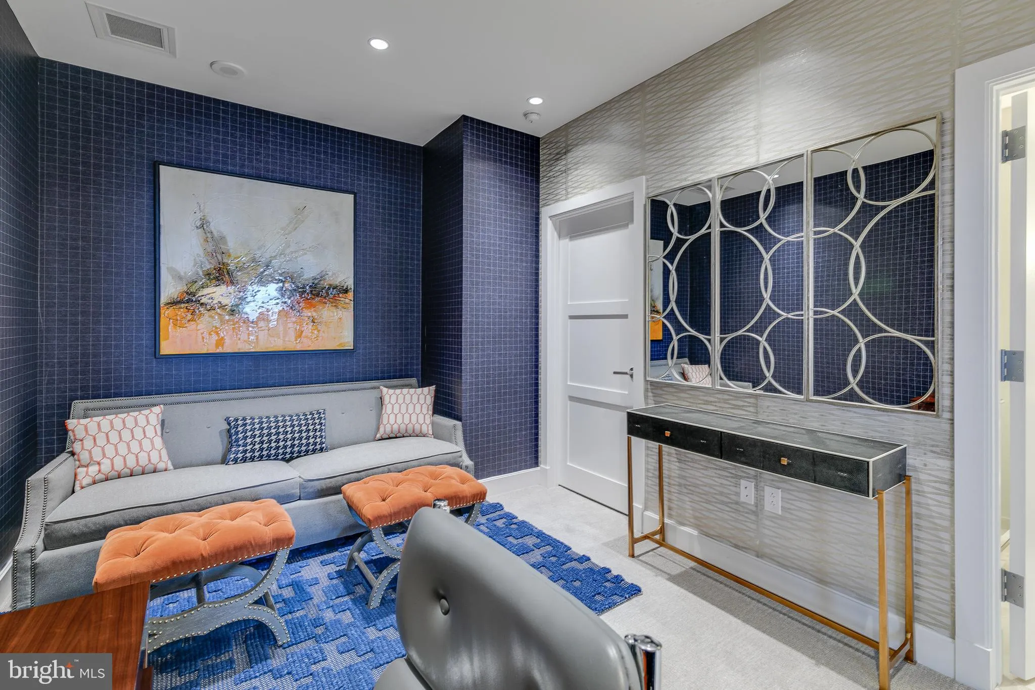 Philadelphia, Pennsylvania 19102, United States, 3 Bedrooms Bedrooms, ,5 BathroomsBathrooms,Residential,Active,222857