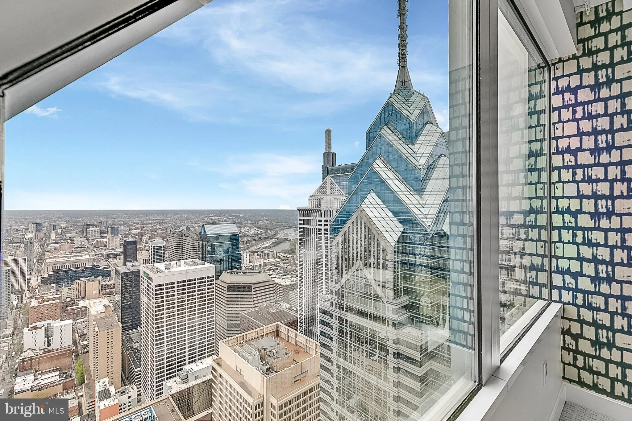 Philadelphia, Pennsylvania 19102, United States, 3 Bedrooms Bedrooms, ,5 BathroomsBathrooms,Residential,Active,222857