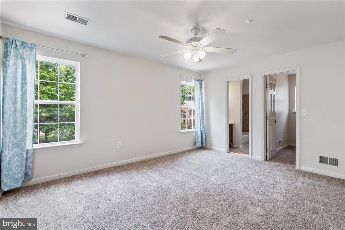 FARMINGTON WOODS - Residential