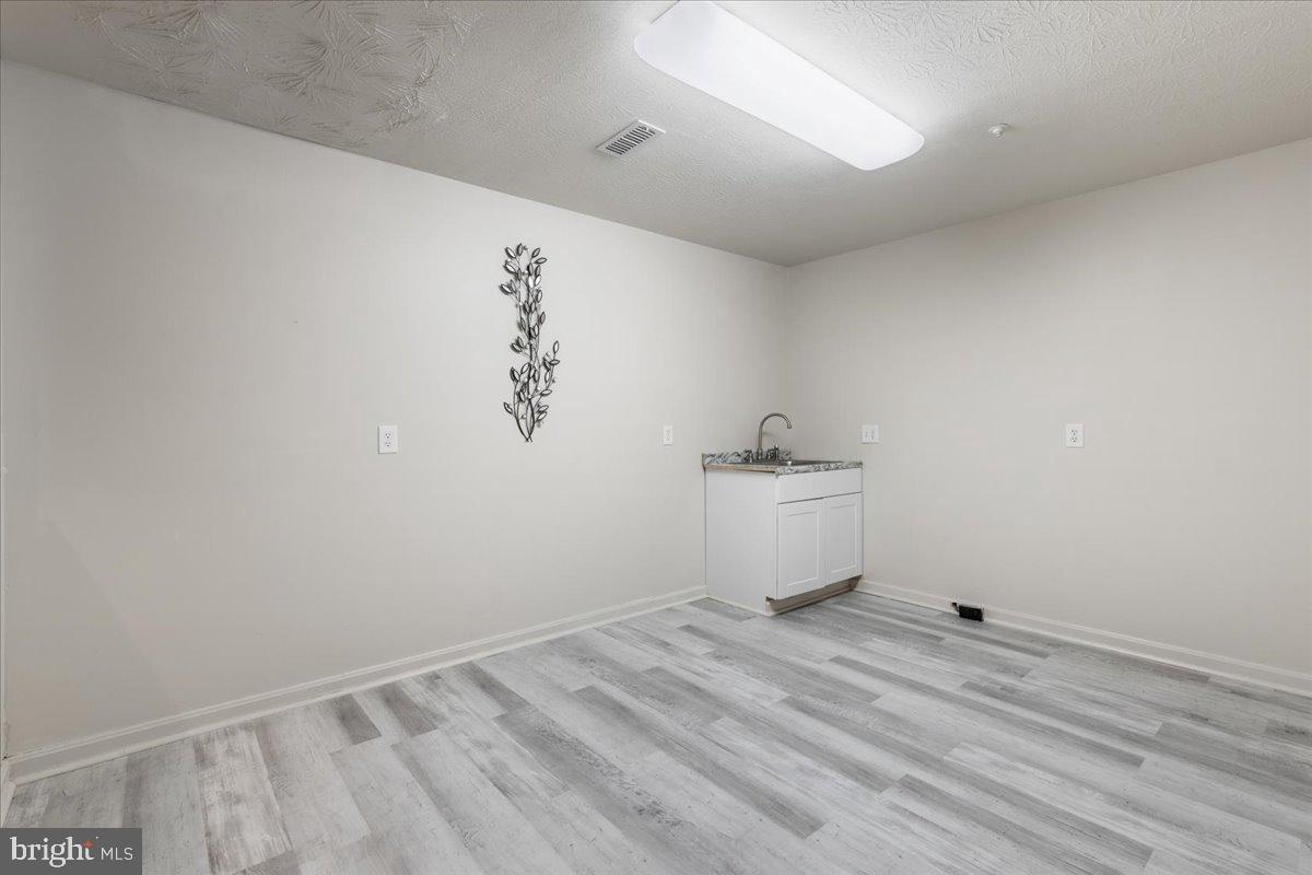 FARMINGTON WOODS - Residential