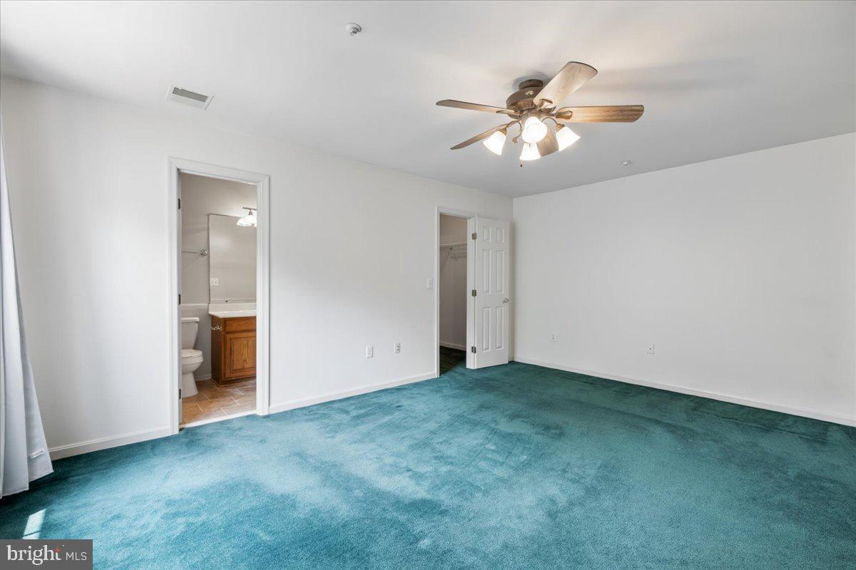 FARMINGTON WOODS - Residential