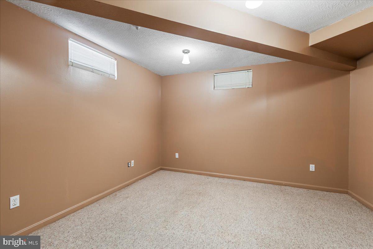 FARMINGTON WOODS - Residential