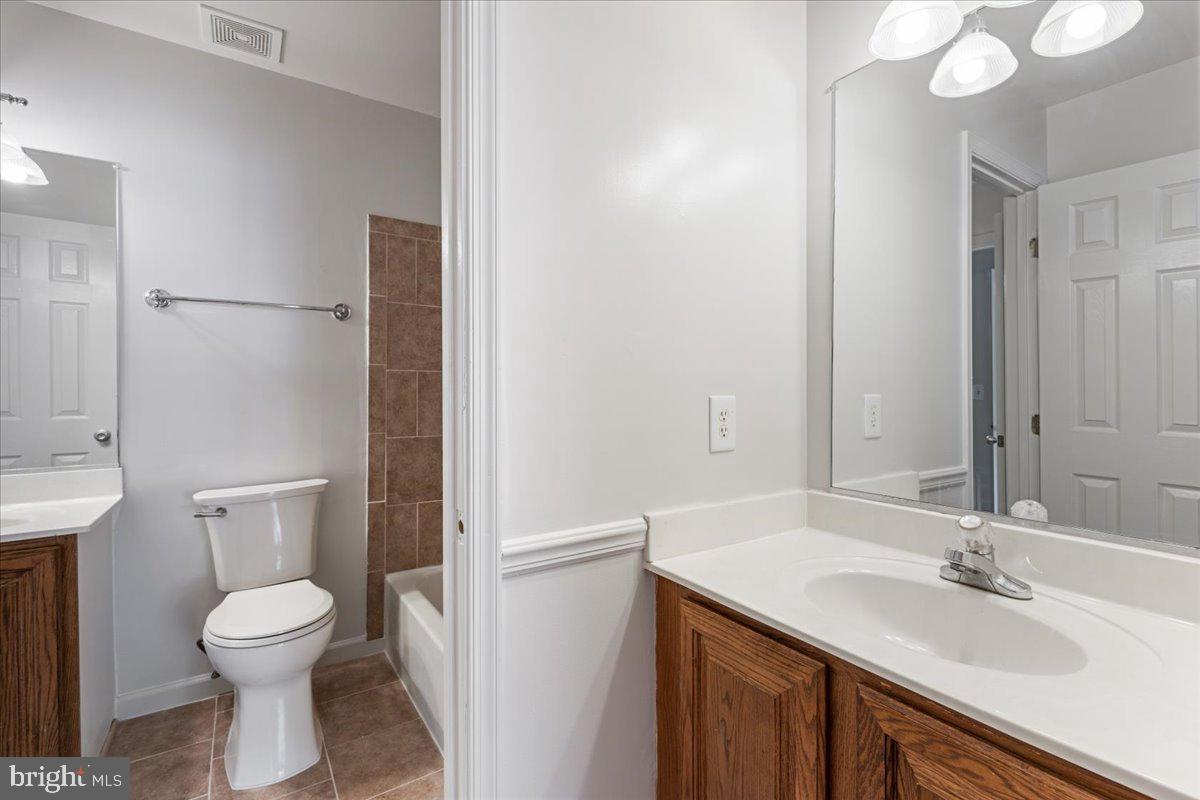 FARMINGTON WOODS - Residential