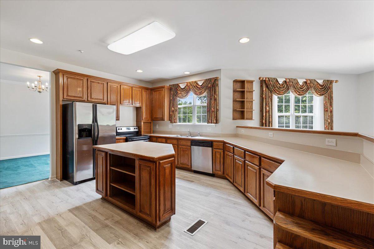 FARMINGTON WOODS - Residential