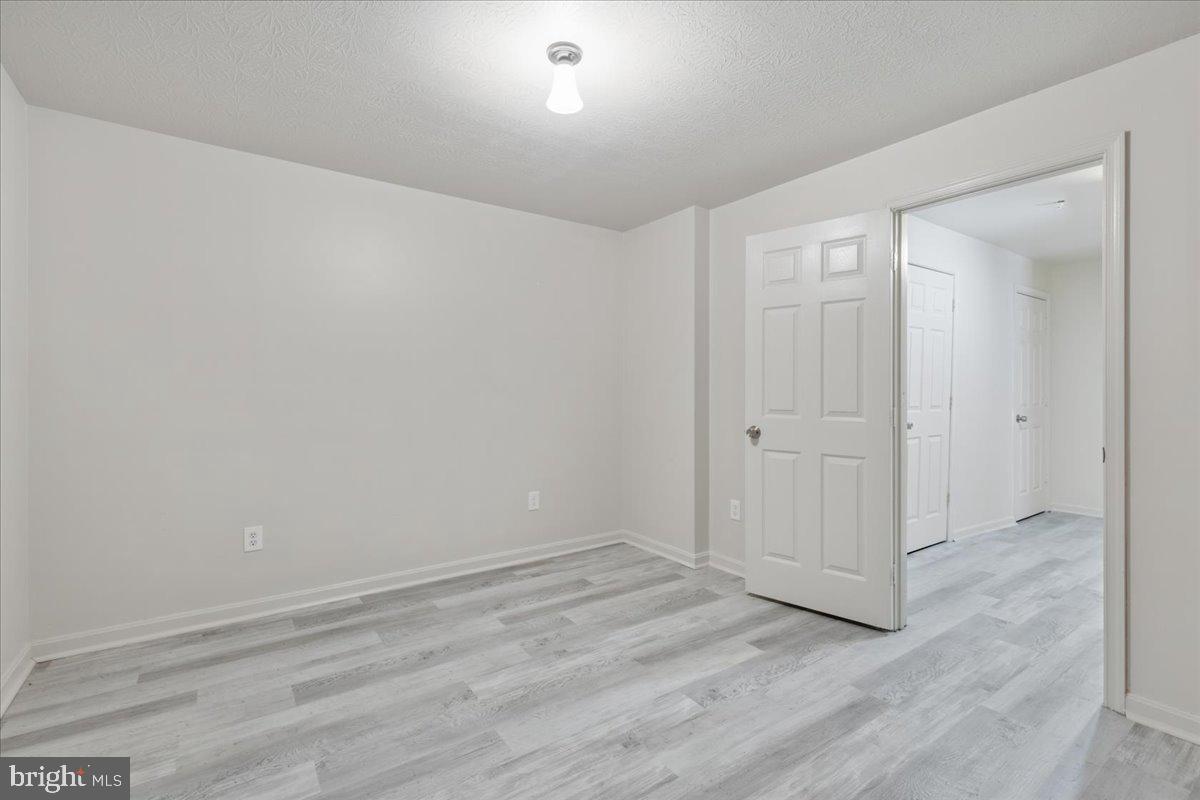 FARMINGTON WOODS - Residential