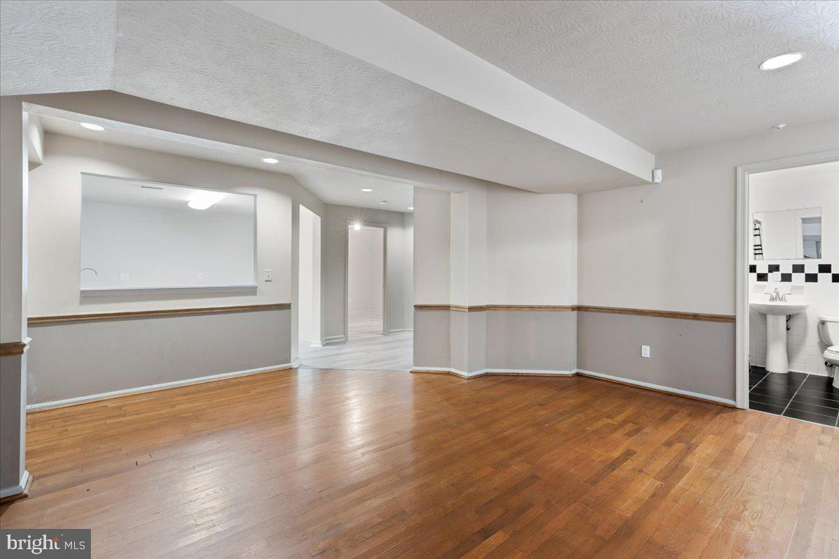 FARMINGTON WOODS - Residential