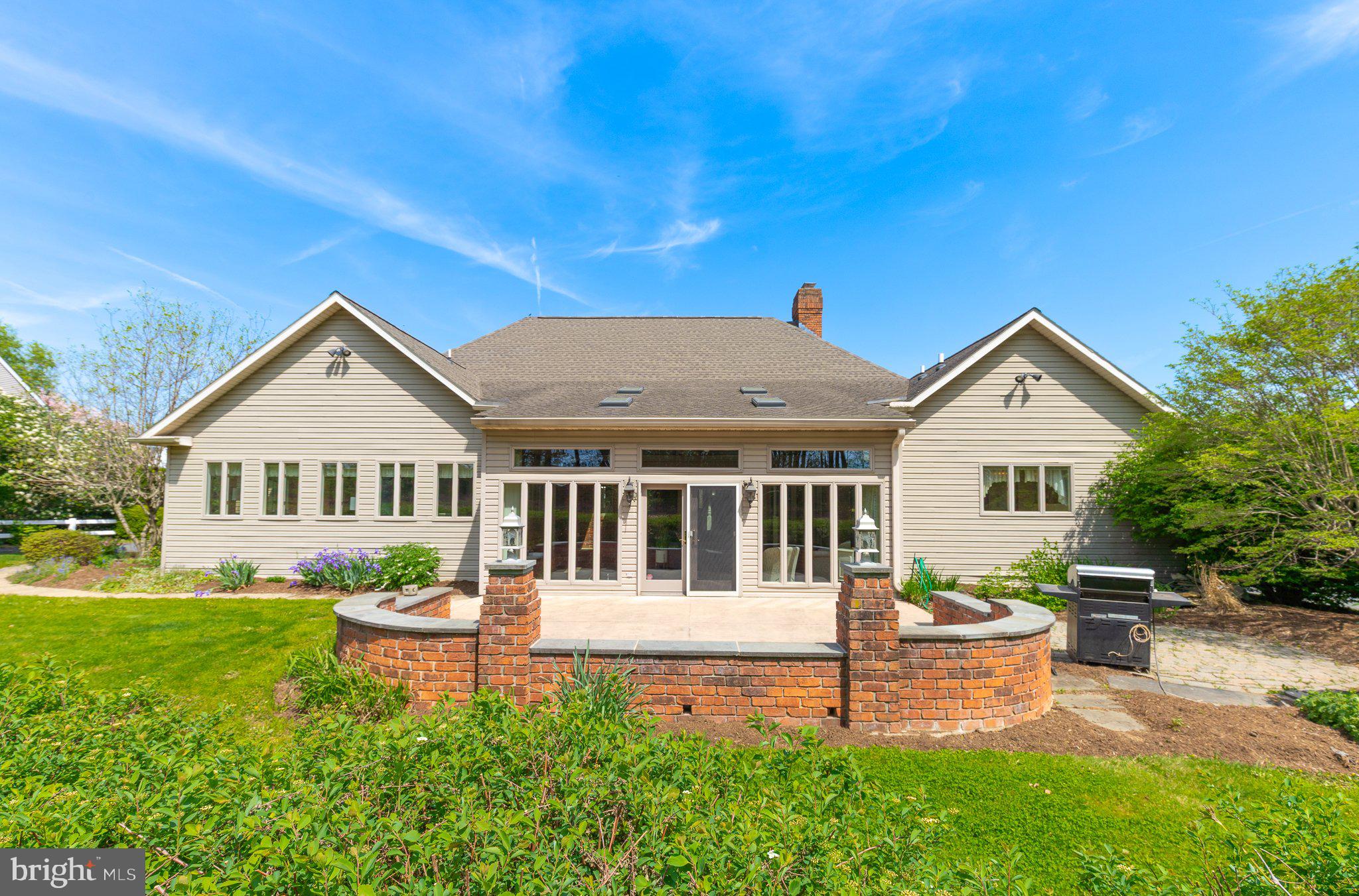 WOODS EDGE - Residential