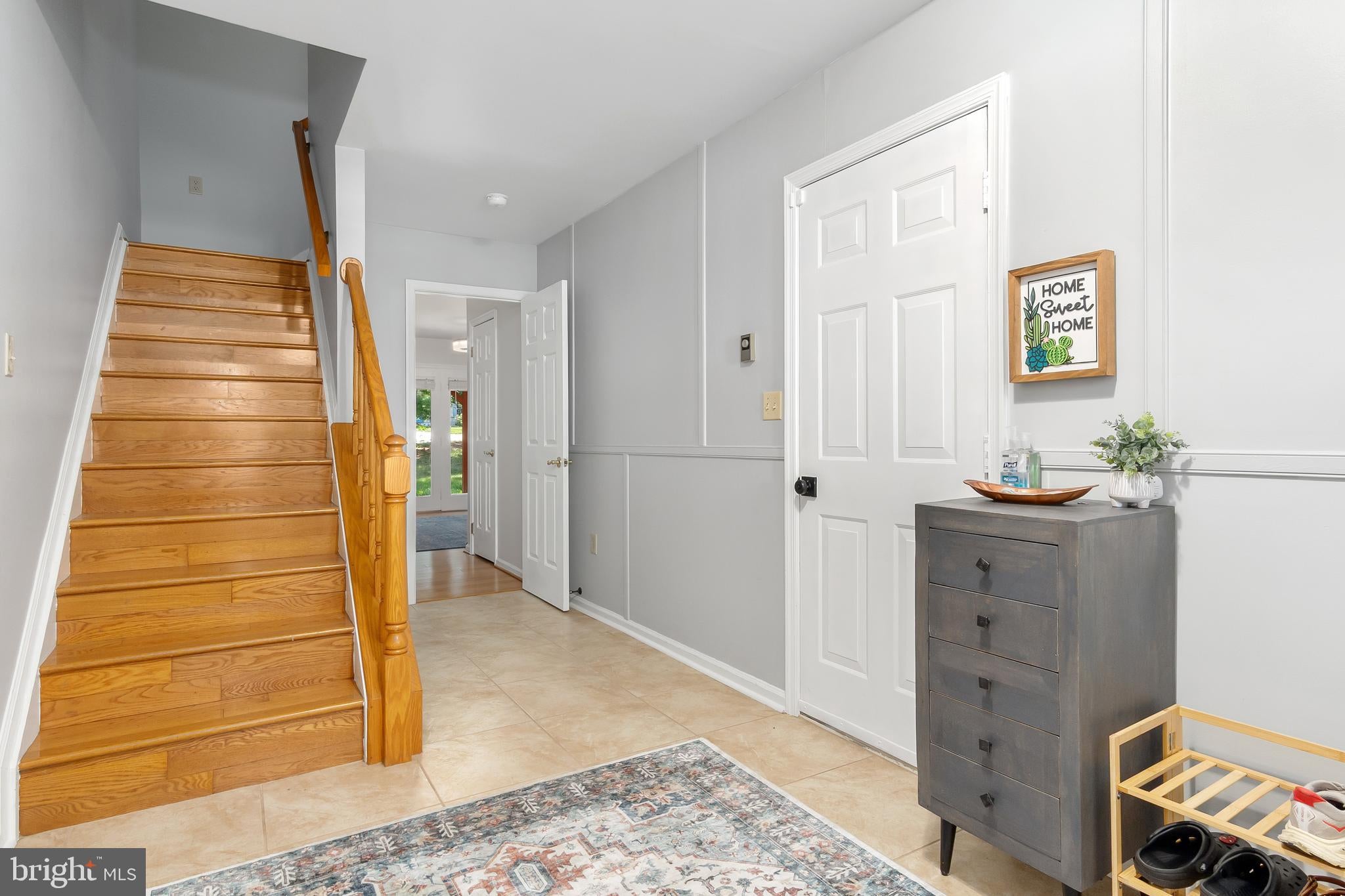 1006 LINDSAY LANE
