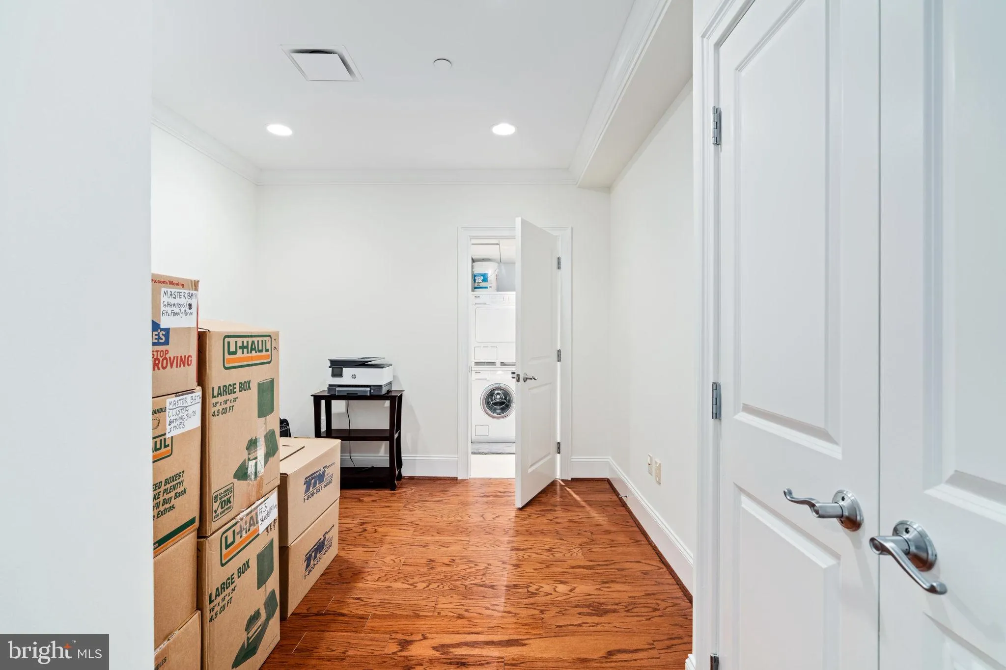 Philadelphia, Pennsylvania 19102, United States, 2 Bedrooms Bedrooms, ,3 BathroomsBathrooms,Residential,Active,92963