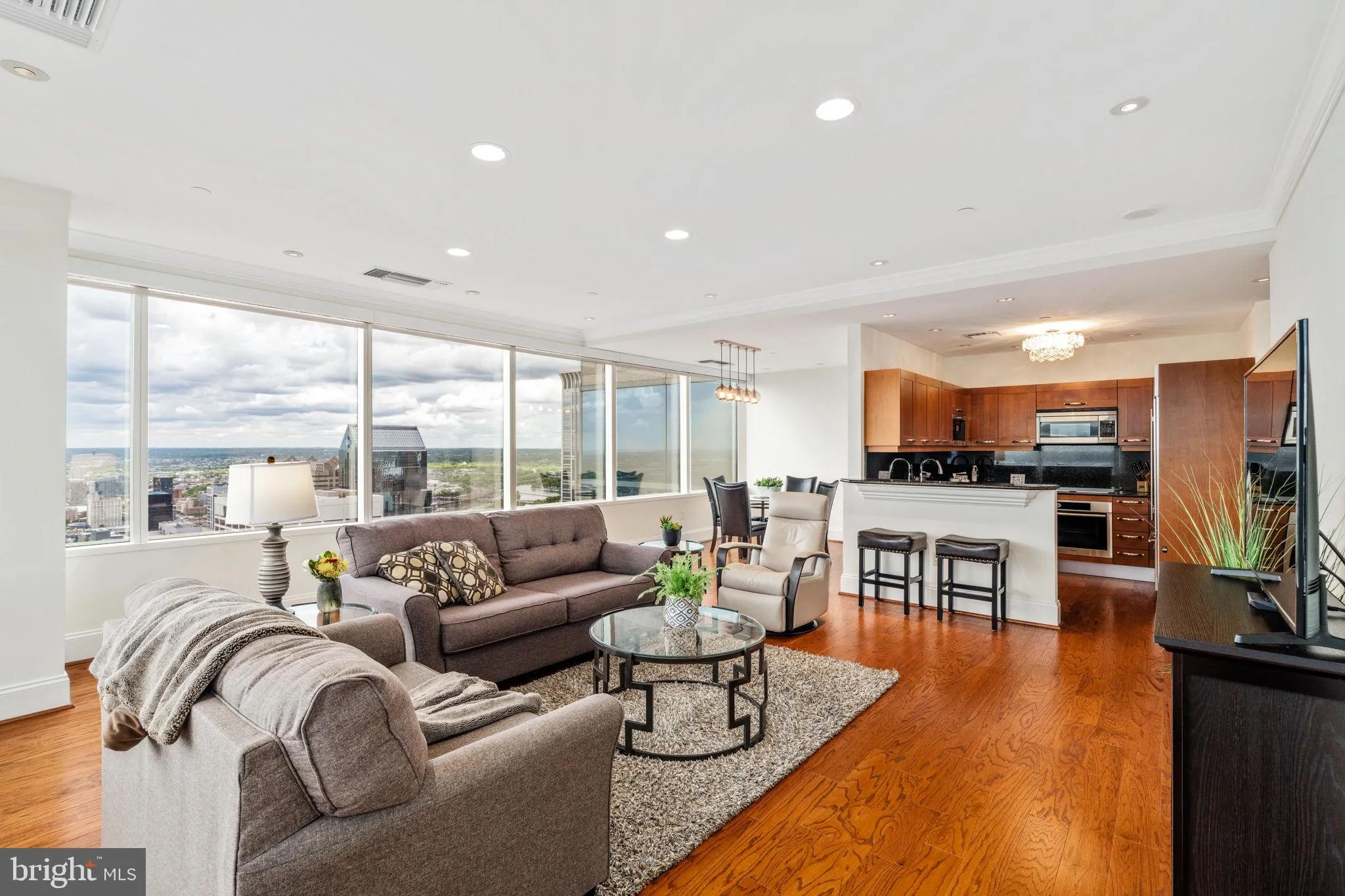 Philadelphia, Pennsylvania 19102, United States, 2 Bedrooms Bedrooms, ,3 BathroomsBathrooms,Residential,Active,92963