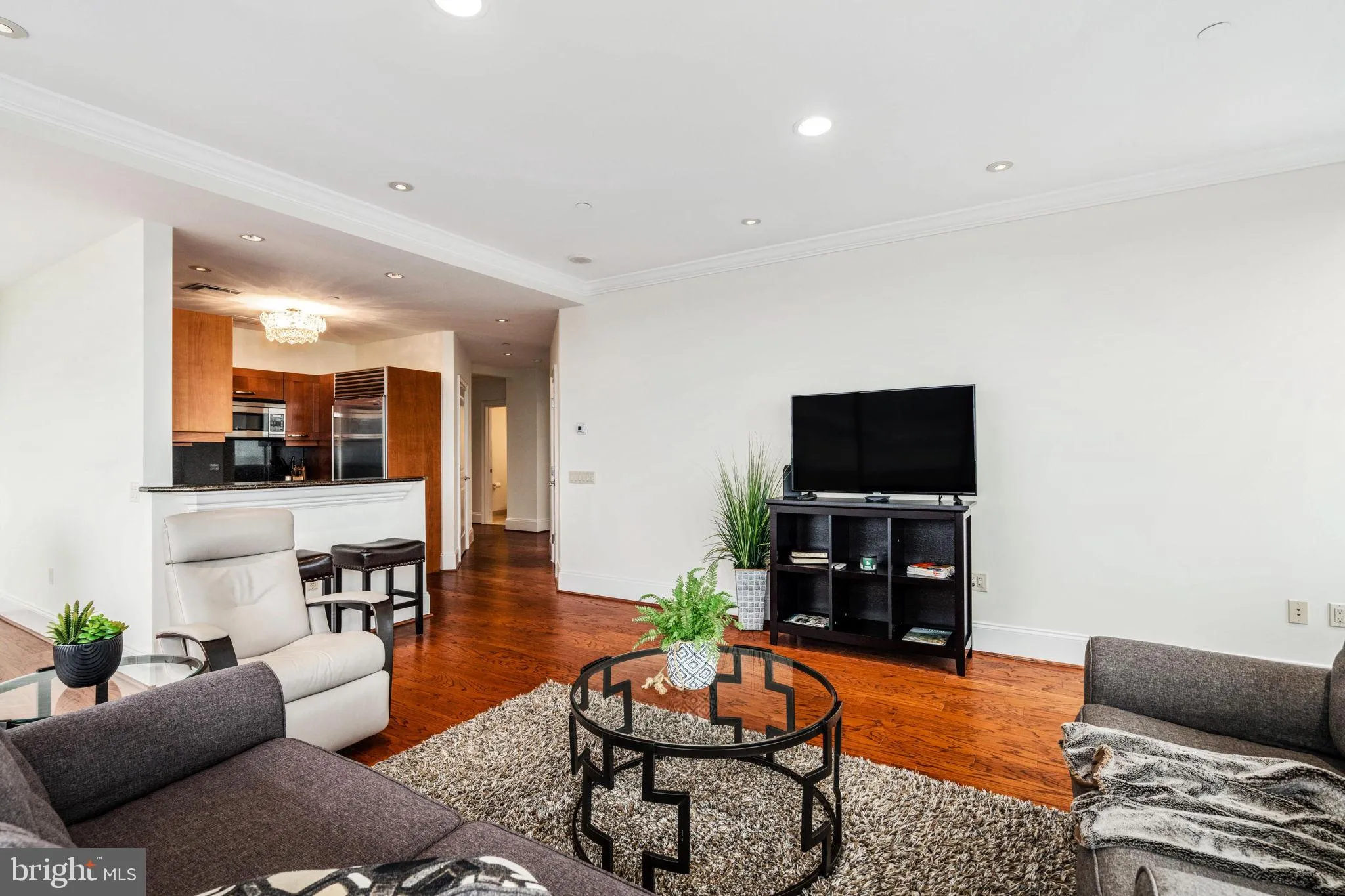 Philadelphia, Pennsylvania 19102, United States, 2 Bedrooms Bedrooms, ,3 BathroomsBathrooms,Residential,Active,92963