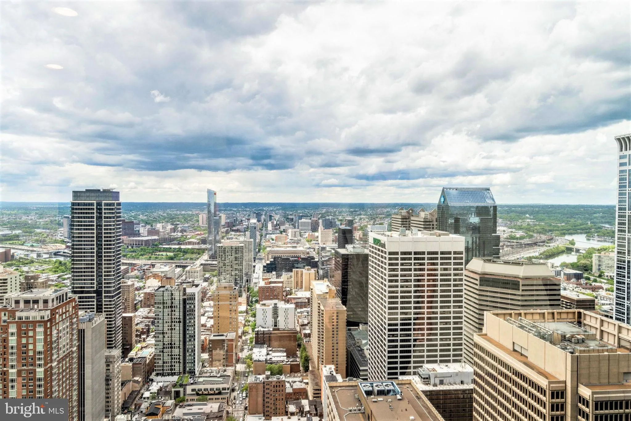 Philadelphia, Pennsylvania 19102, United States, 2 Bedrooms Bedrooms, ,3 BathroomsBathrooms,Residential,Active,92963