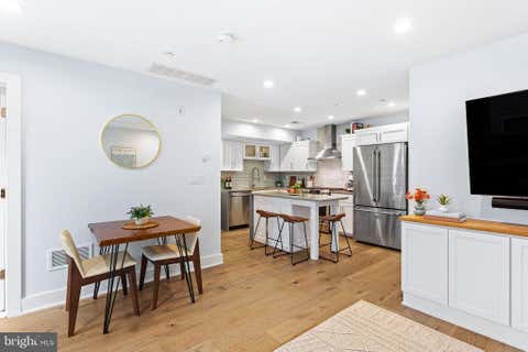 Condo For Sale - 212 Bainbridge Street #4<br/> Philadelphia County, PHILADELPHIA, PA 19147