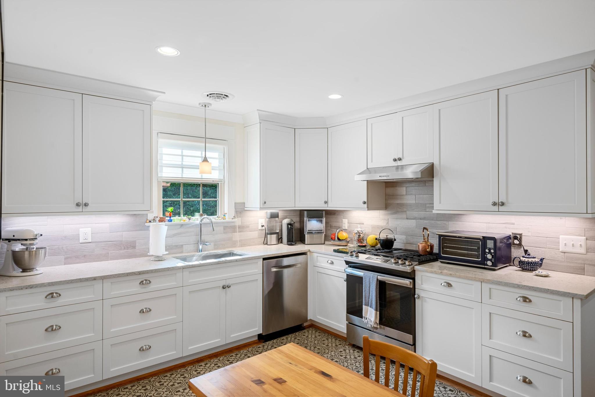 RIDGEVIEW - Residential