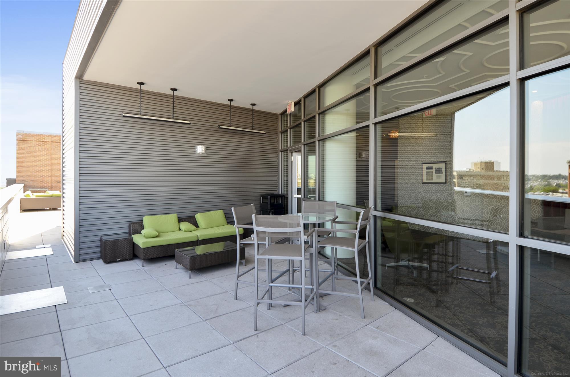 MOUNT VERNON TRIANGLE - Residential