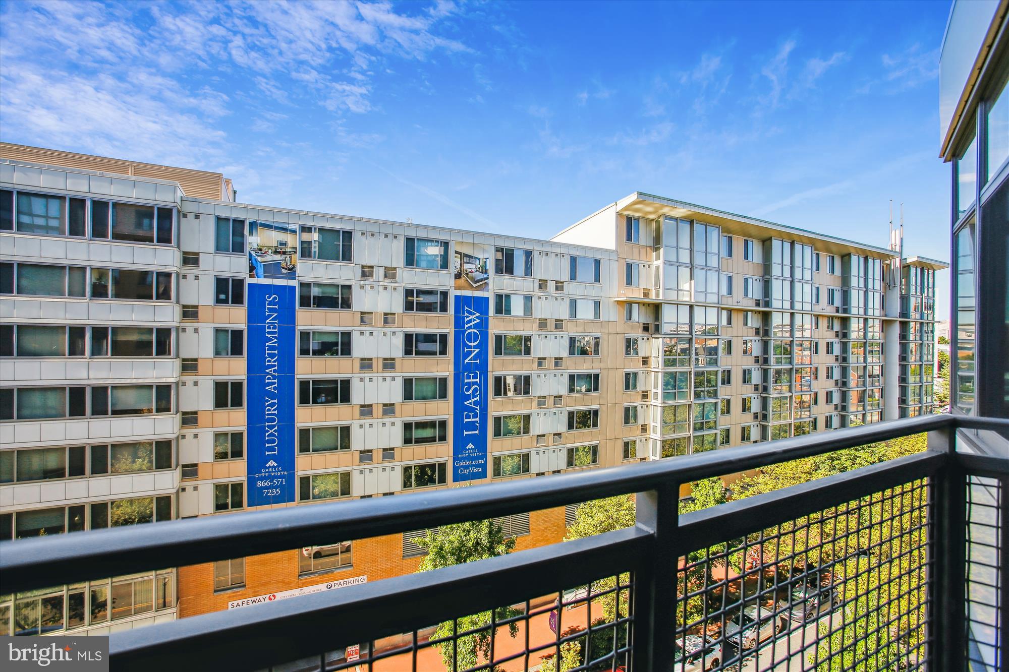 MOUNT VERNON TRIANGLE - Residential