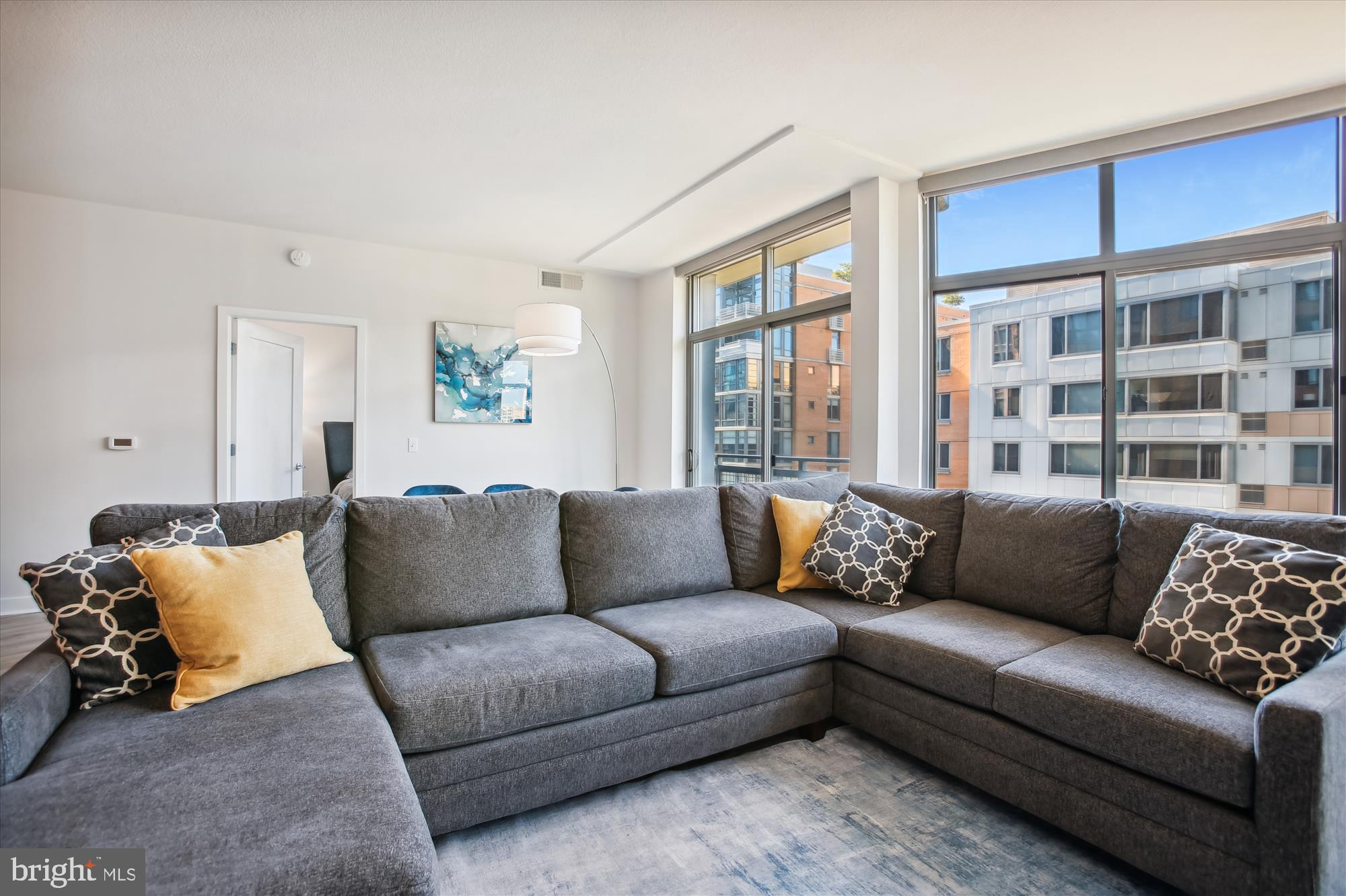MOUNT VERNON TRIANGLE - Residential