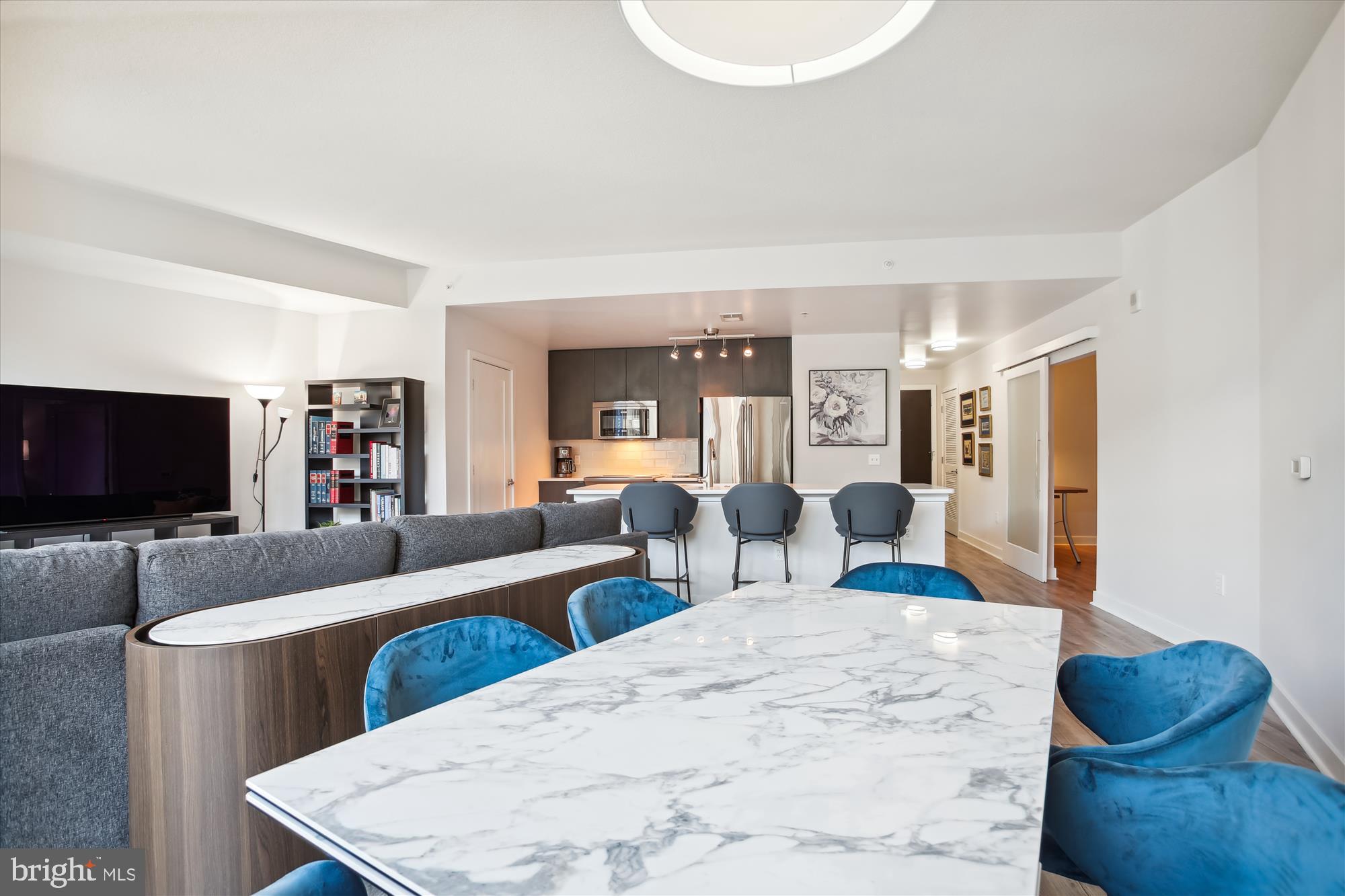 MOUNT VERNON TRIANGLE - Residential