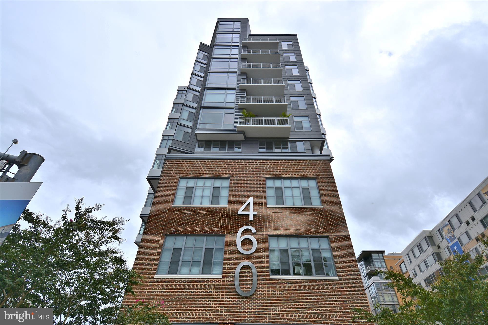 MOUNT VERNON TRIANGLE - Residential
