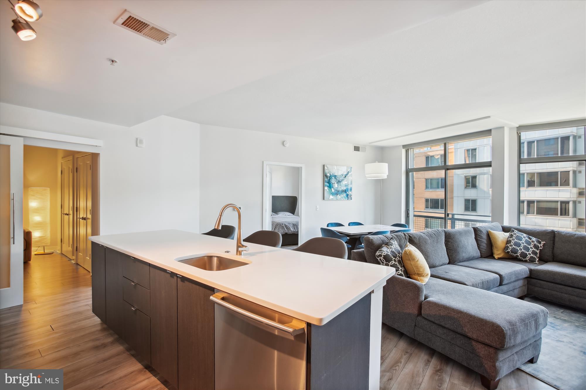 MOUNT VERNON TRIANGLE - Residential