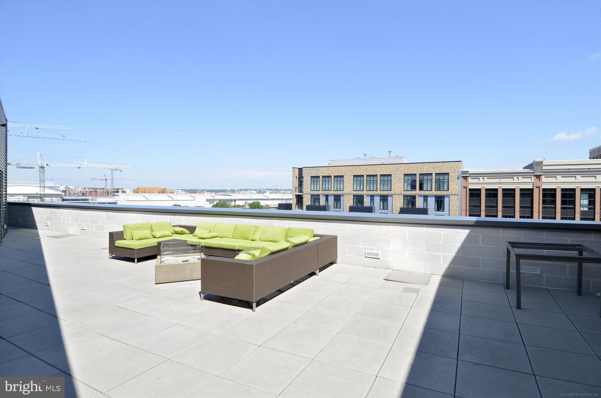 MOUNT VERNON TRIANGLE - Residential