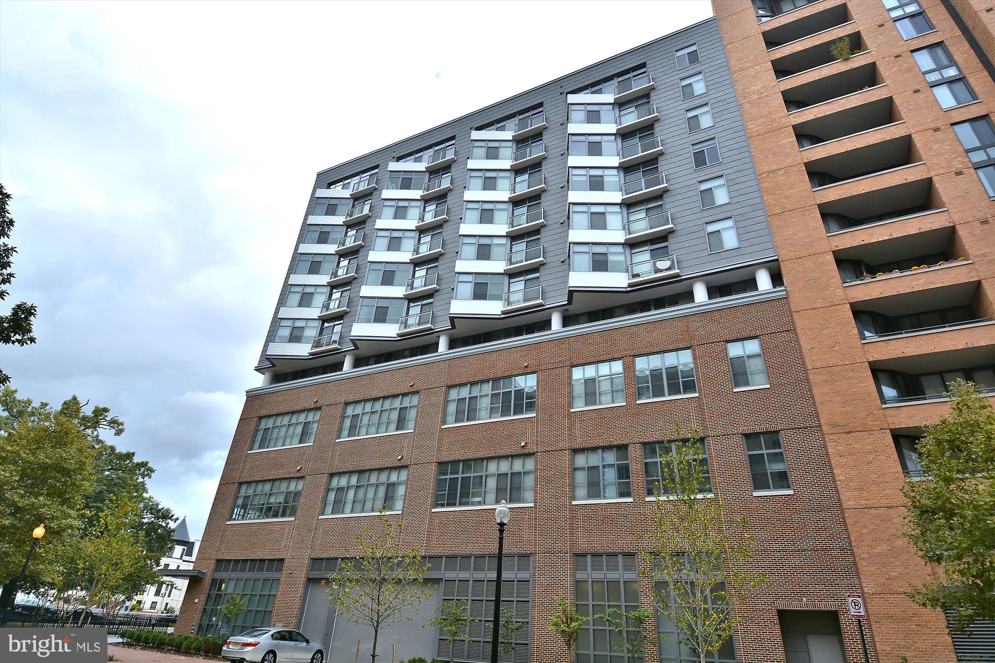MOUNT VERNON TRIANGLE - Residential