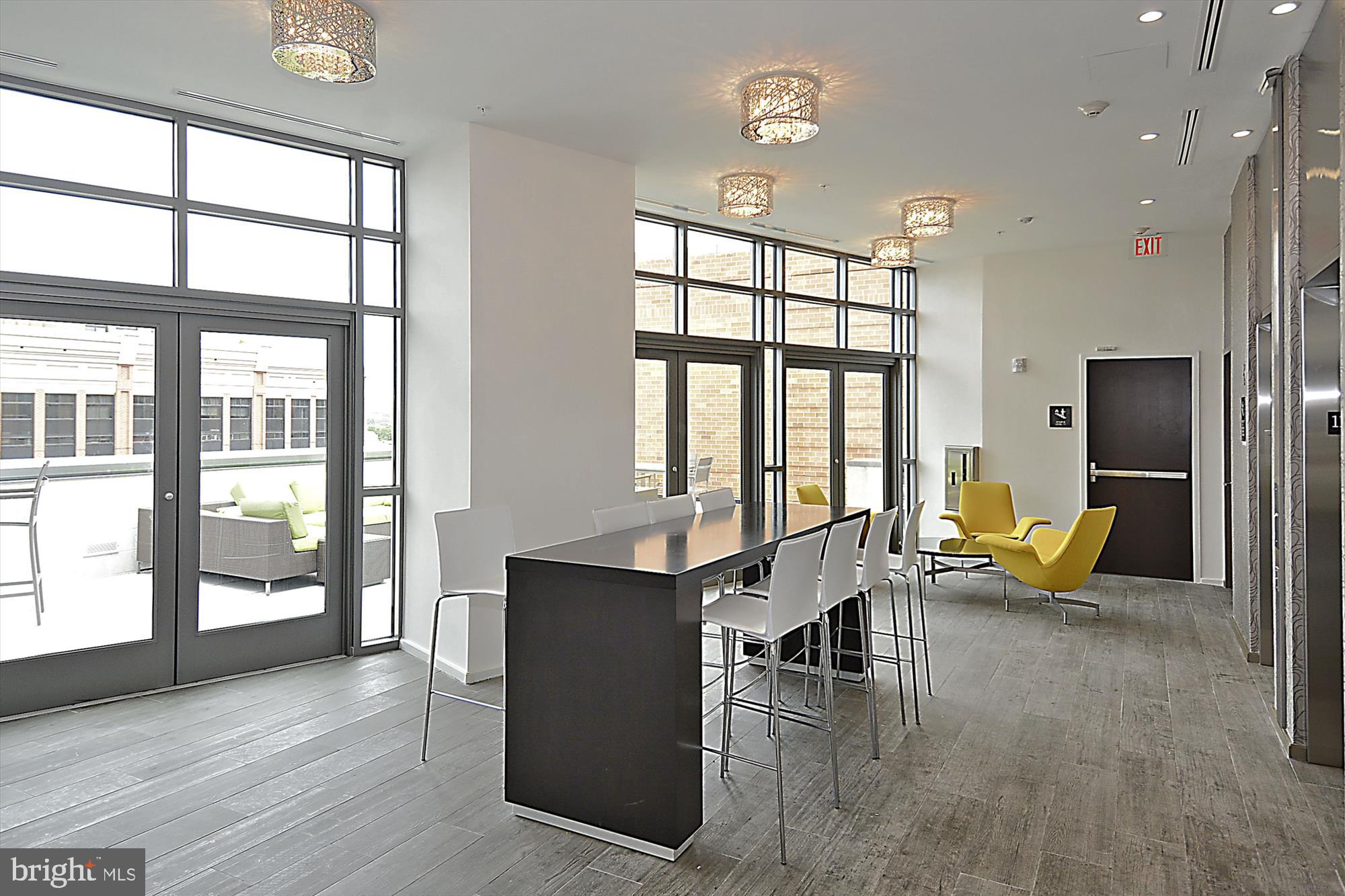 MOUNT VERNON TRIANGLE - Residential