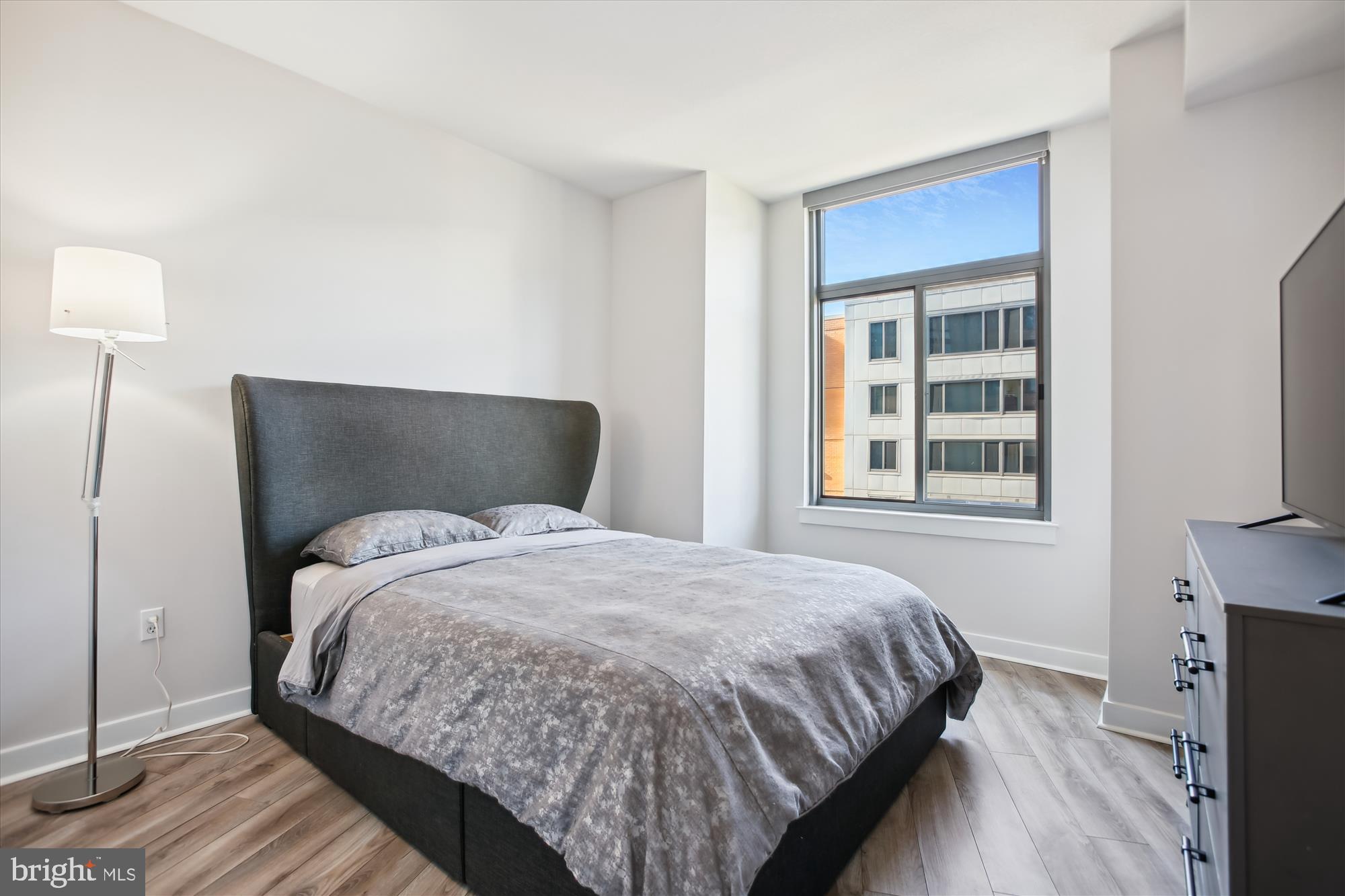 MOUNT VERNON TRIANGLE - Residential