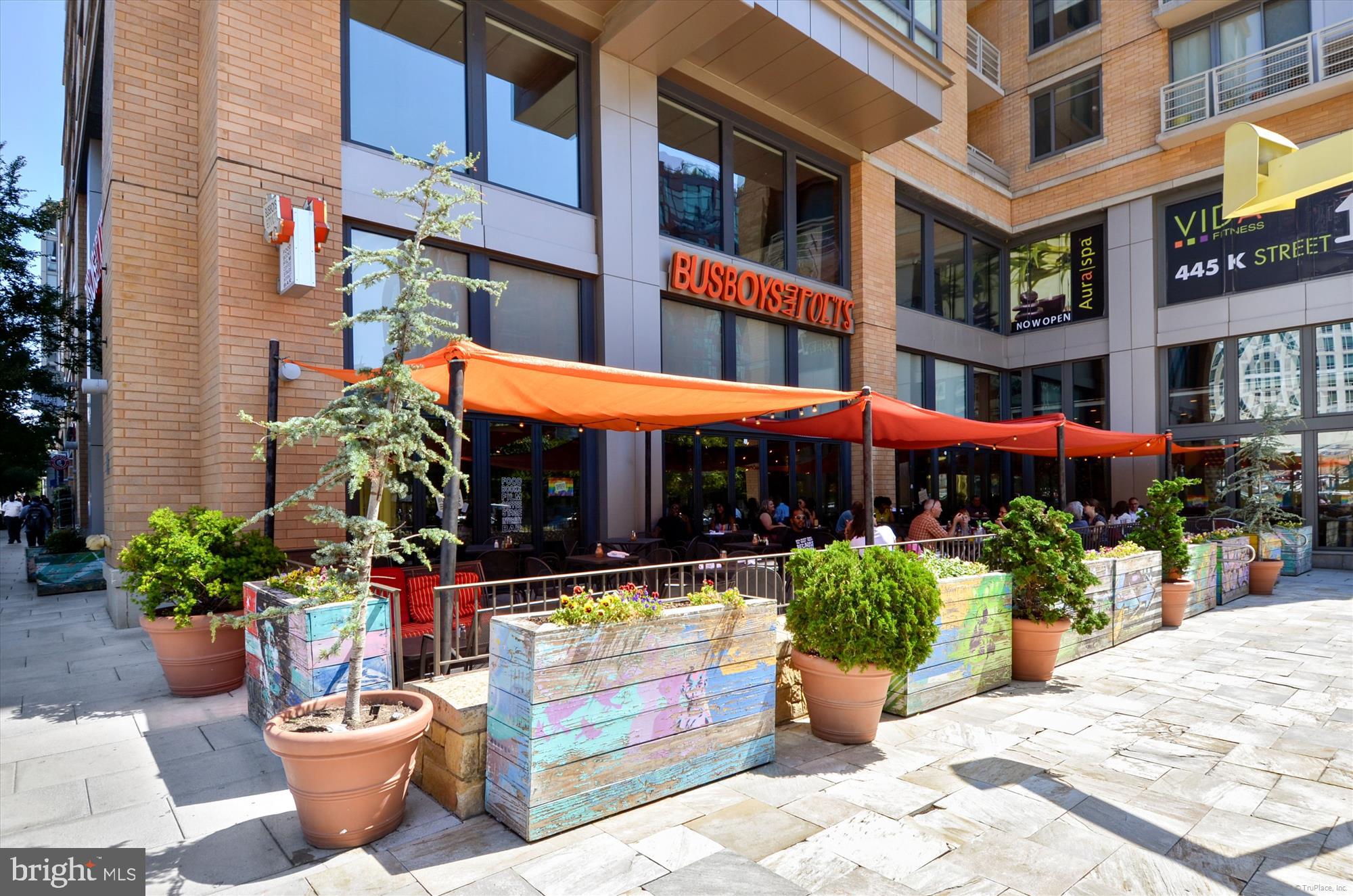 MOUNT VERNON TRIANGLE - Residential